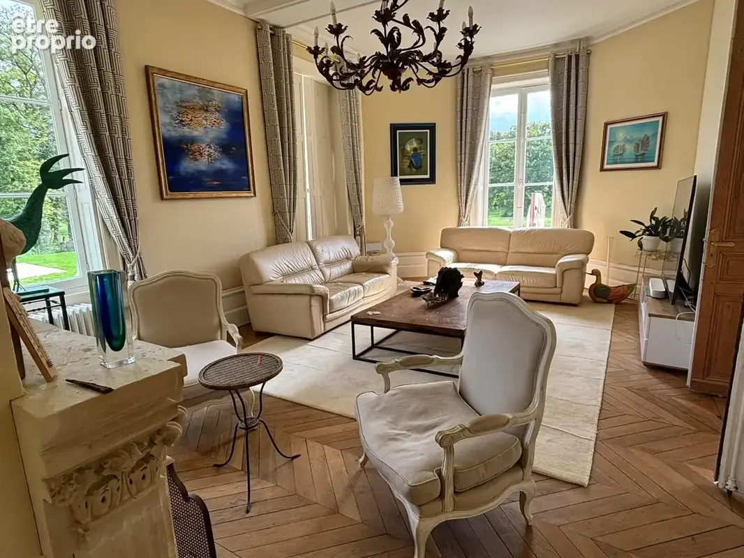 Exceptionnel château XIXème rénové sur 24ha avec piscine - photo 9