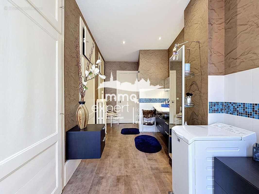 Immeuble de prestige avec appartement bourgeois, appartement loué, local professionnel et parc arboré - photo 19