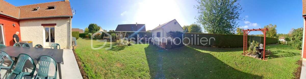 Maison à MERY-CORBON