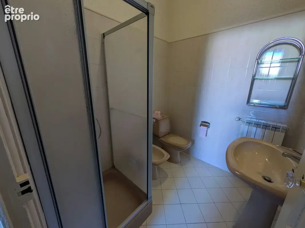 Vend maison de caractère de 280m2, grand garage, jardin, remise, 7 chambres à Magalas - photo 10
