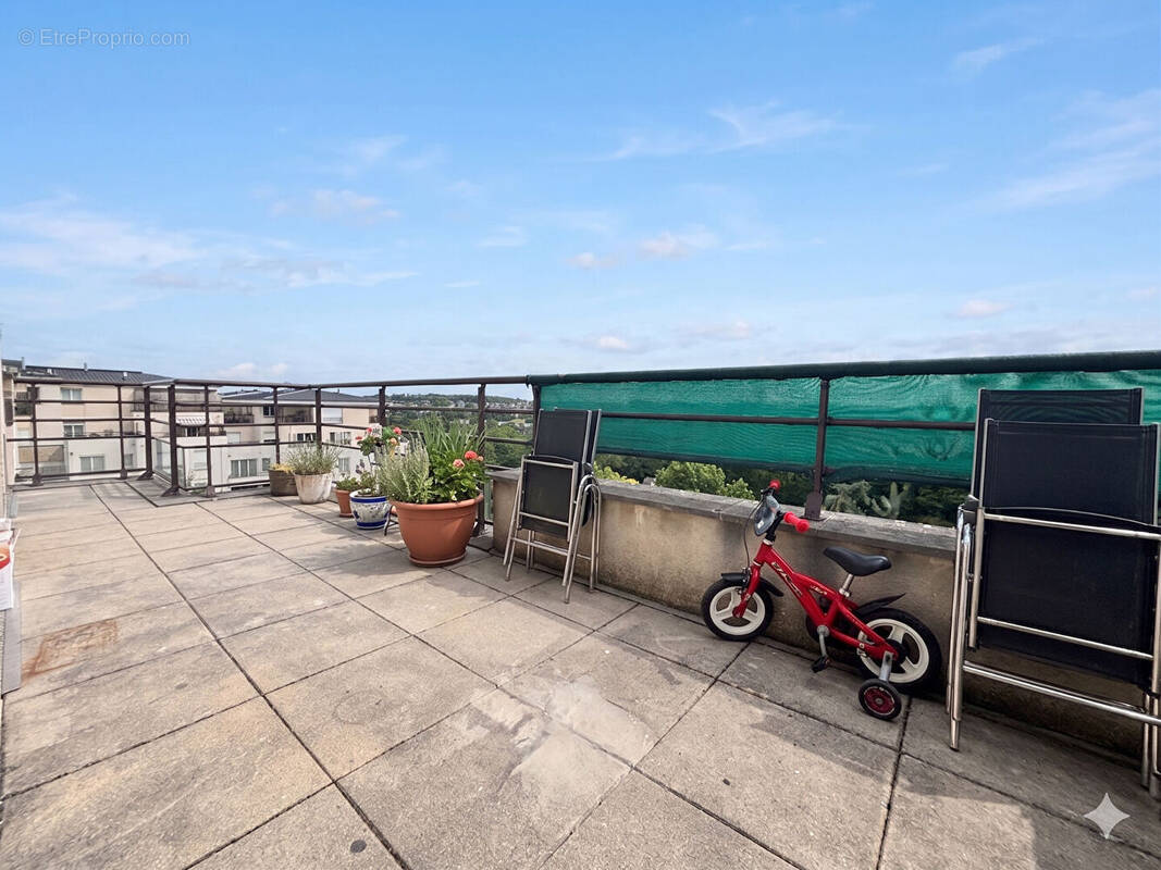 Appartement à CORBEIL-ESSONNES