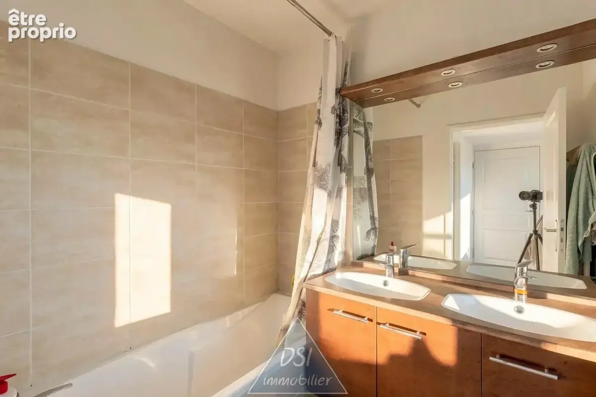 Villeurbanne – proximité doua – superbe t4 – terrasse 7 m² plein ouest – 3 chambres – garage double – climatisation - photo 4
