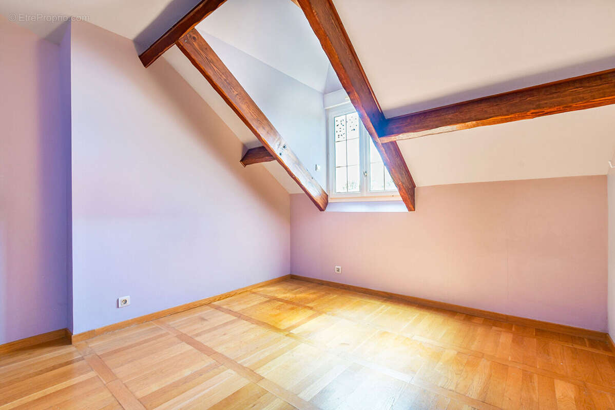 Maison à GUIGNES