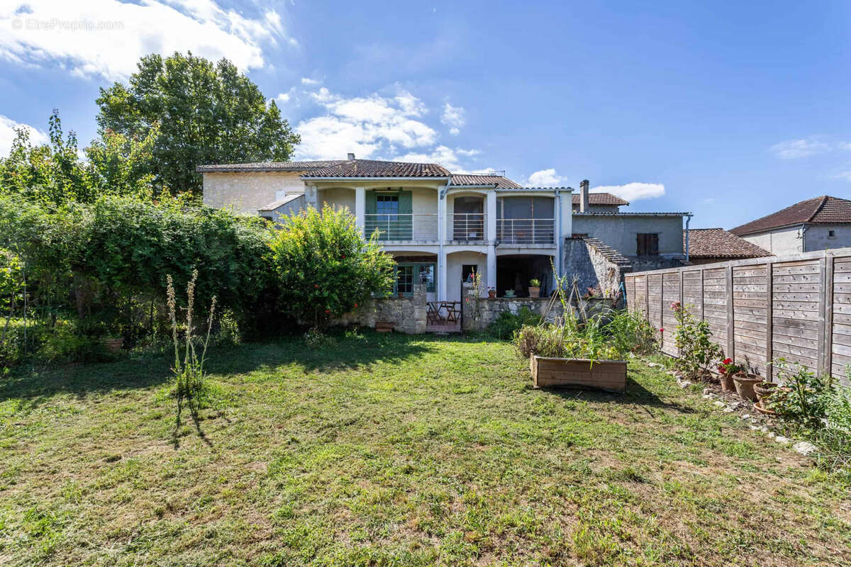 Maison à CASTELSAGRAT