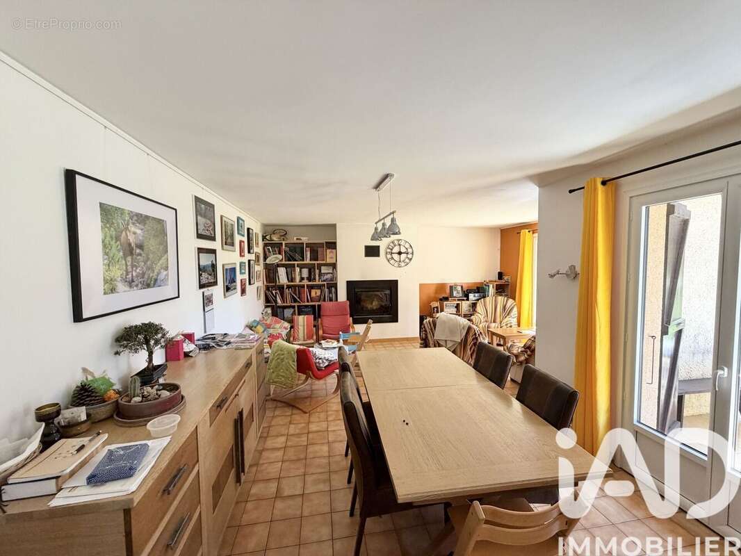 Maison 151 m² à Assier  - photo 8