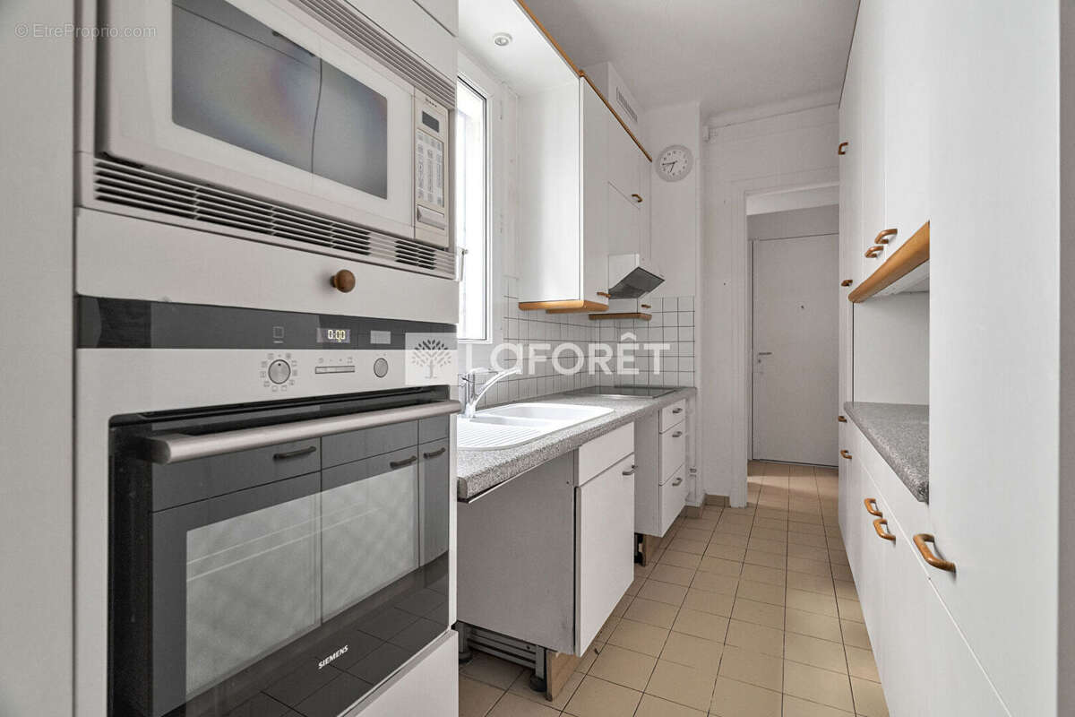 Appartement à PARIS-17E