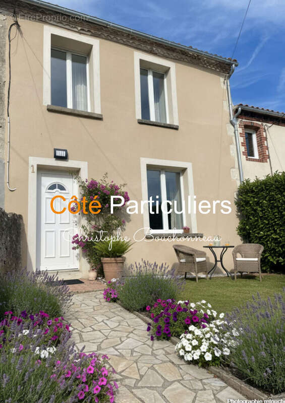 Maison à SAINT-MAURICE-LA-FOUGEREUSE