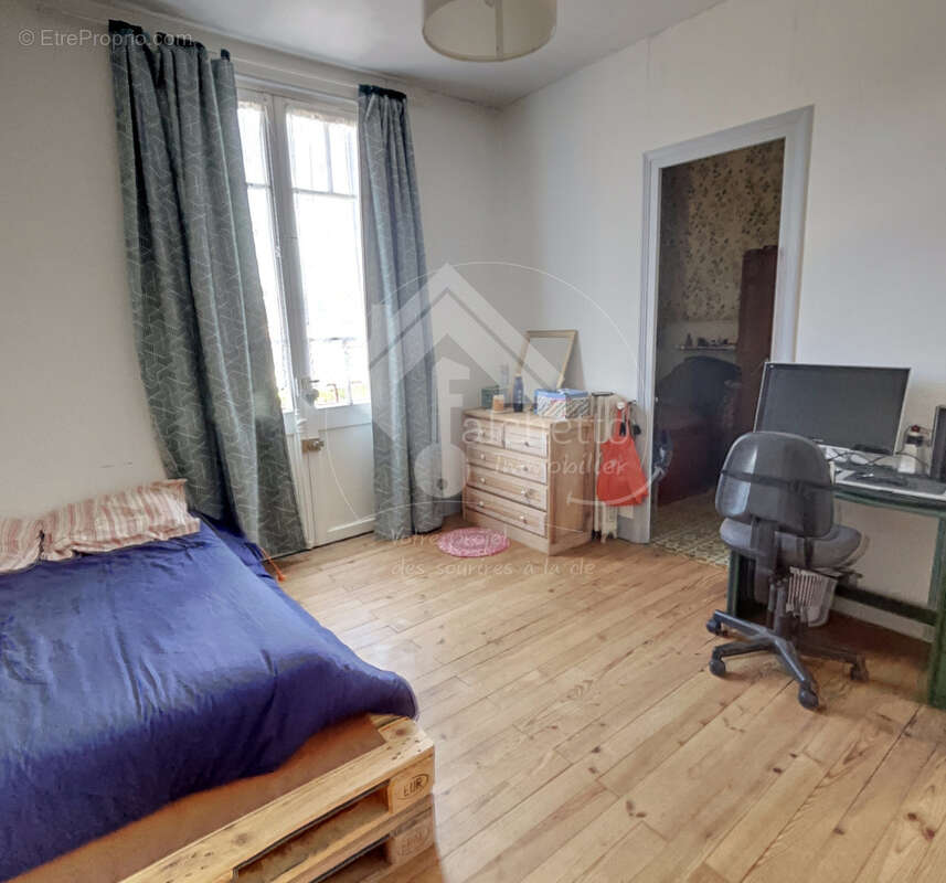 Maison à PUY-GUILLAUME