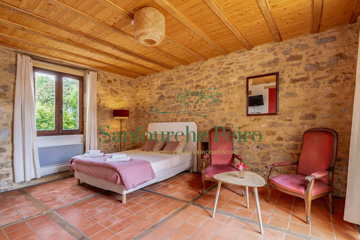 Maison à CASTELNAUD-LA-CHAPELLE