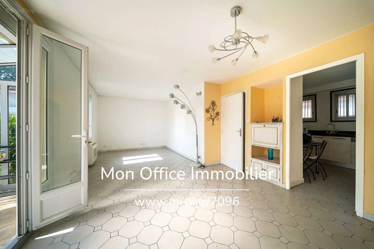 Référence : 7096-NAM - Maison 4 pièces jardin garage - photo 5
