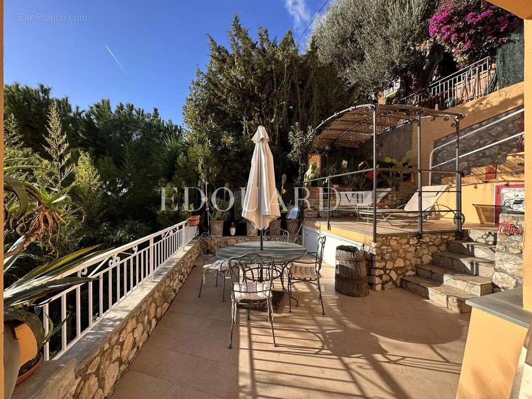 Appartement à ROQUEBRUNE-CAP-MARTIN