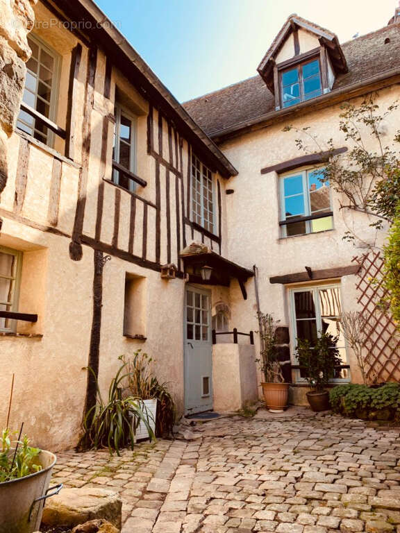 Maison à EPERNON
