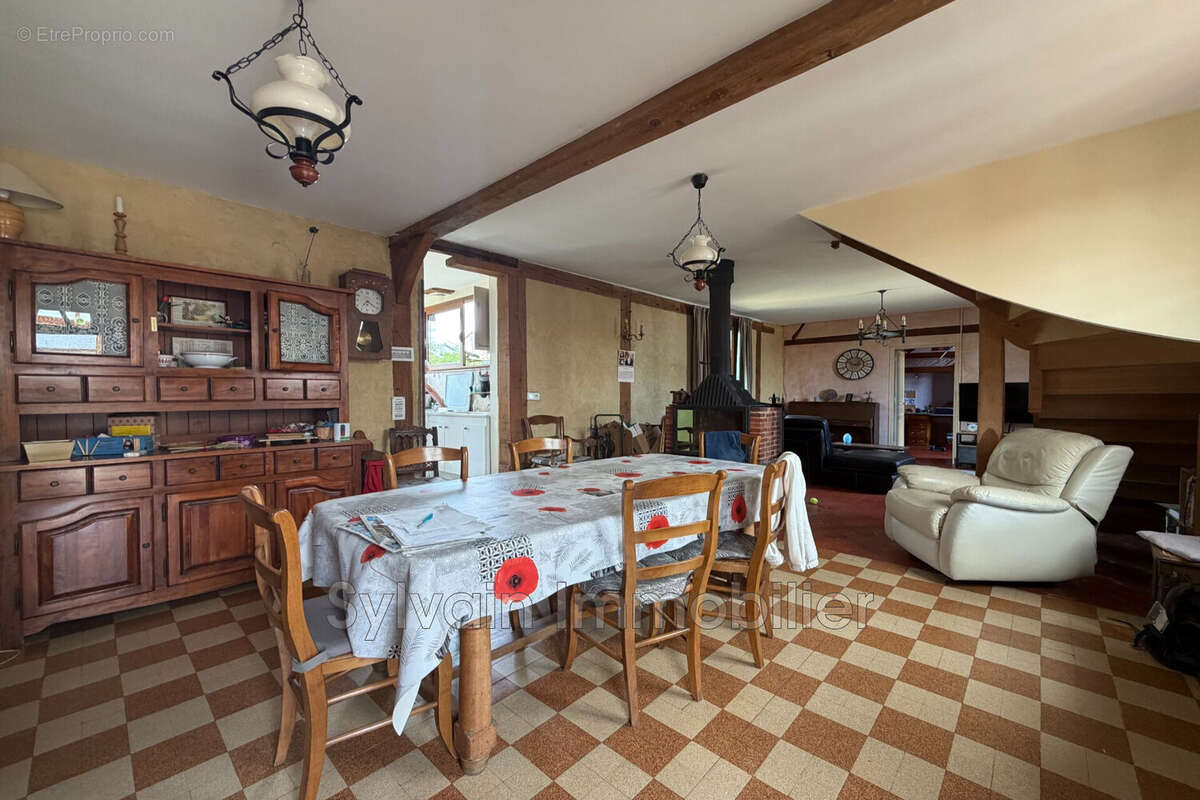 Maison 117 m² à Marseille-En-Beauvaisis  - photo 3