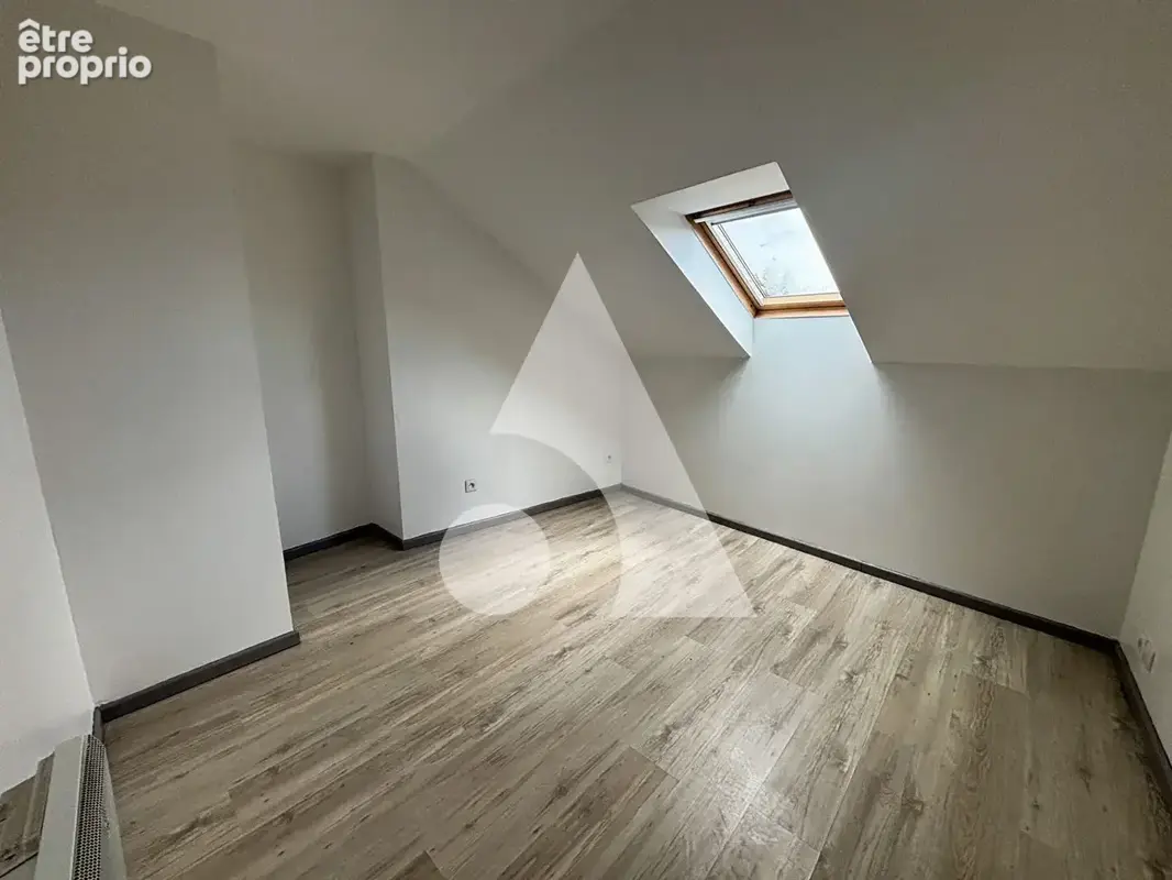 Charmant duplex 4 pièces au coeur de Châtillon-en-Michaille ? 76 m² - photo 4
