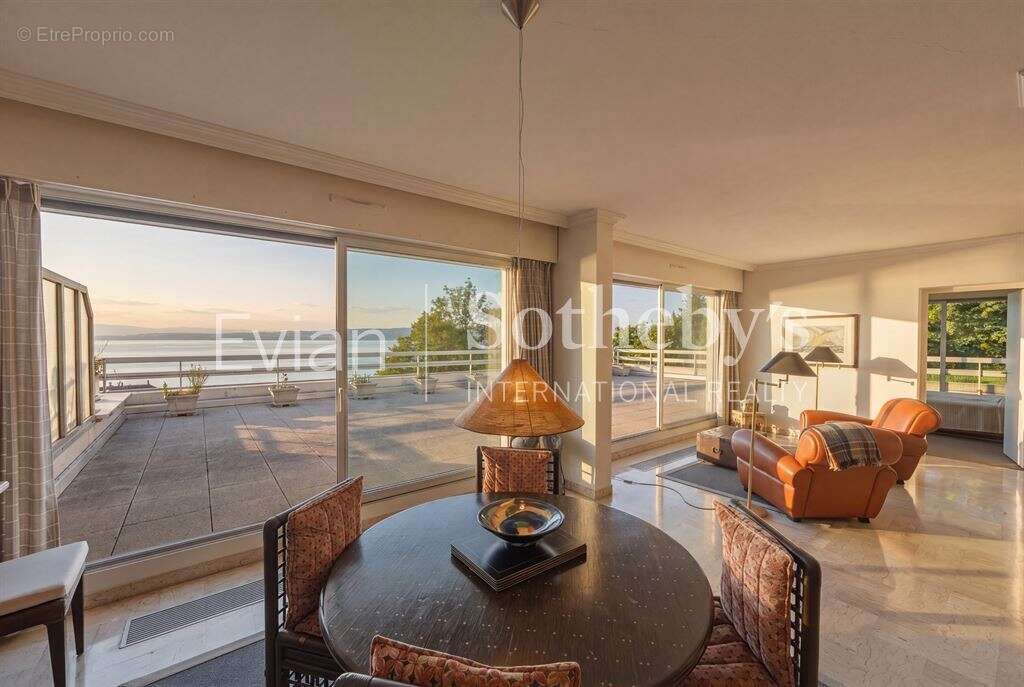 Appartement à EVIAN-LES-BAINS
