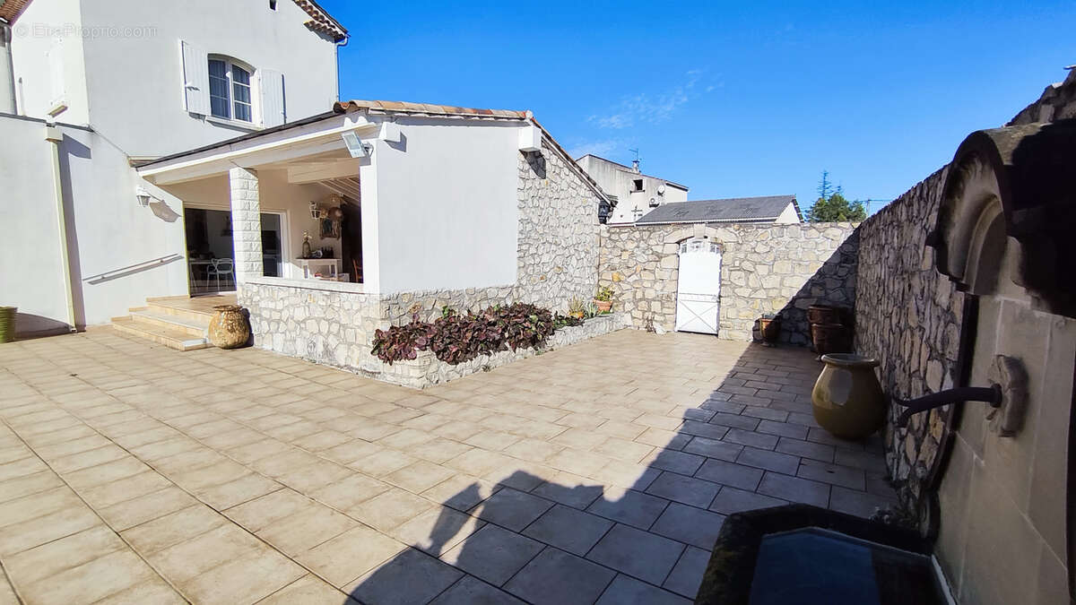 Maison à SAINT-MARTIN-DE-VALGALGUES