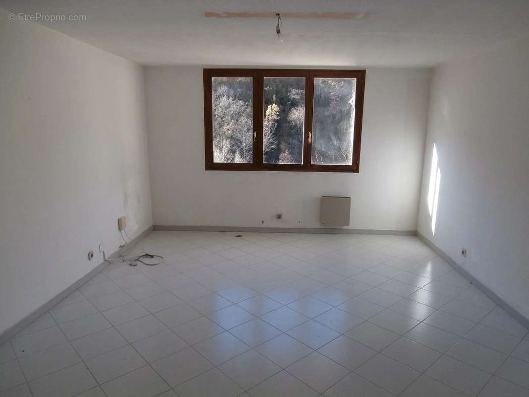 Commerce à SAINT-SAUVEUR-SUR-TINEE