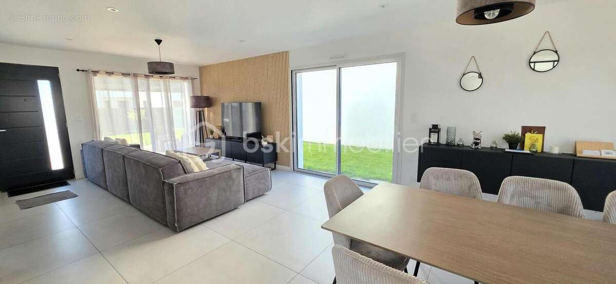 Maison à SAINT-SYLVAIN-D'ANJOU