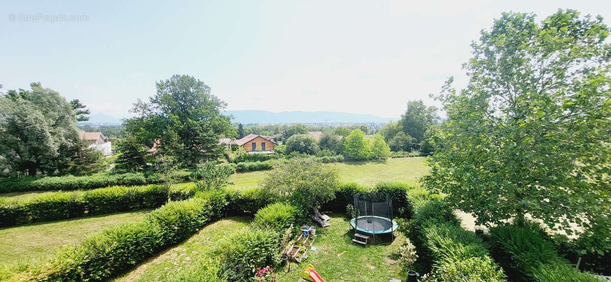 Appartement à PREVESSIN-MOENS