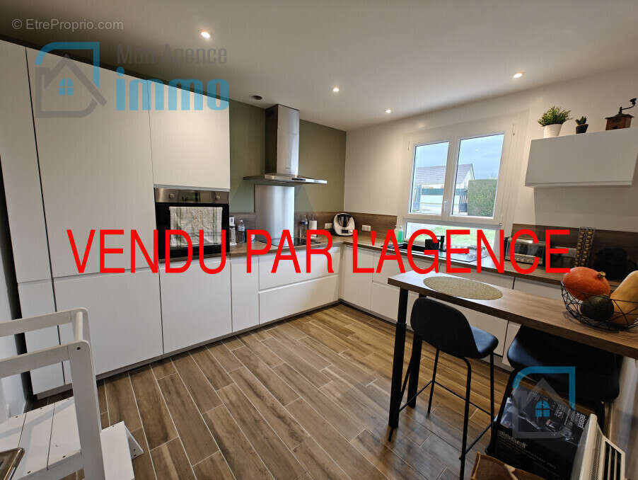 Maison à MEHUN-SUR-YEVRE