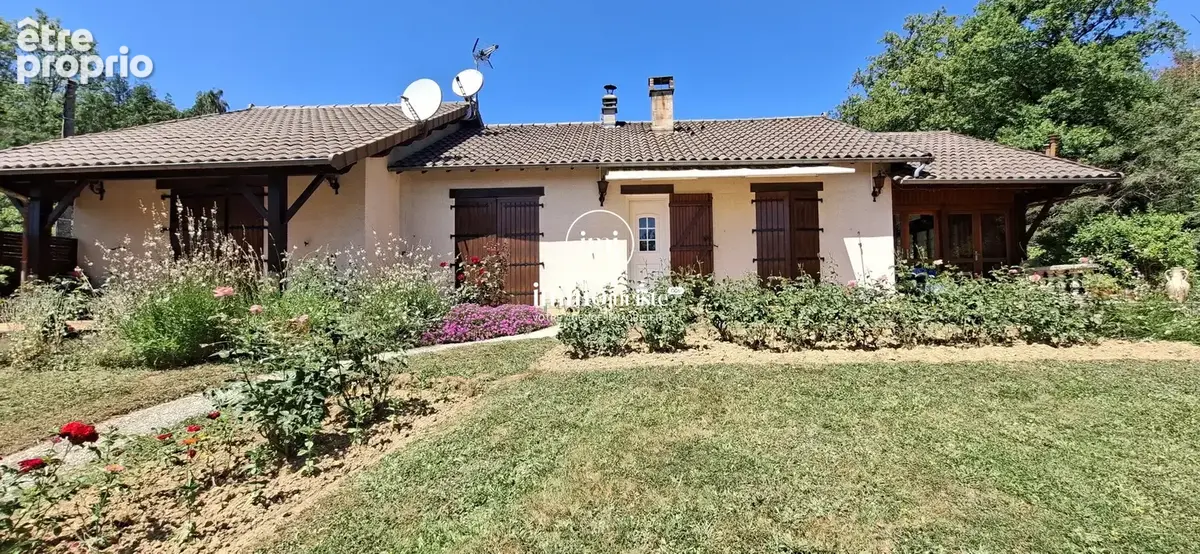 Maison 6 pièces 140 m² à vendre à Etagnac (16150) - photo 1