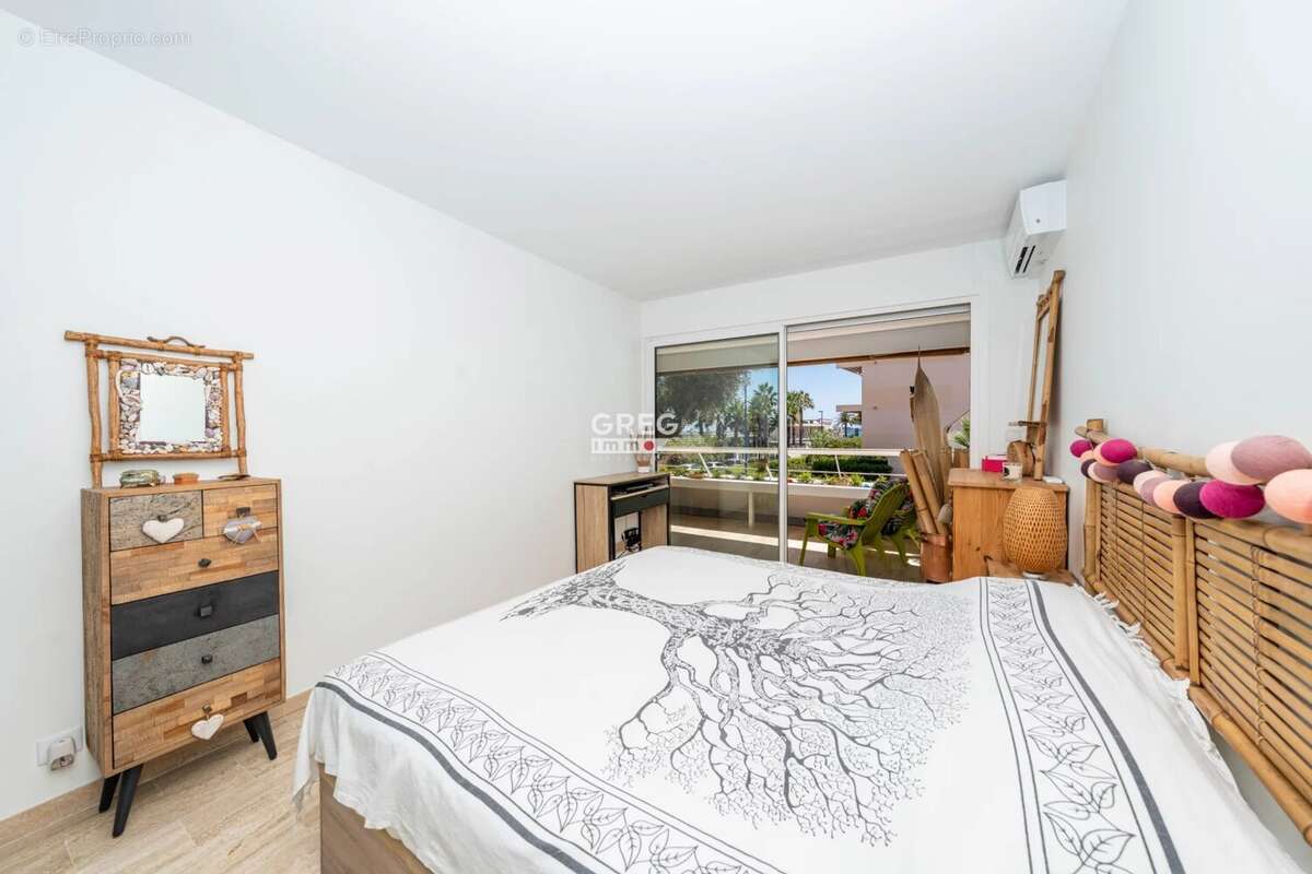 Appartement à VILLENEUVE-LOUBET