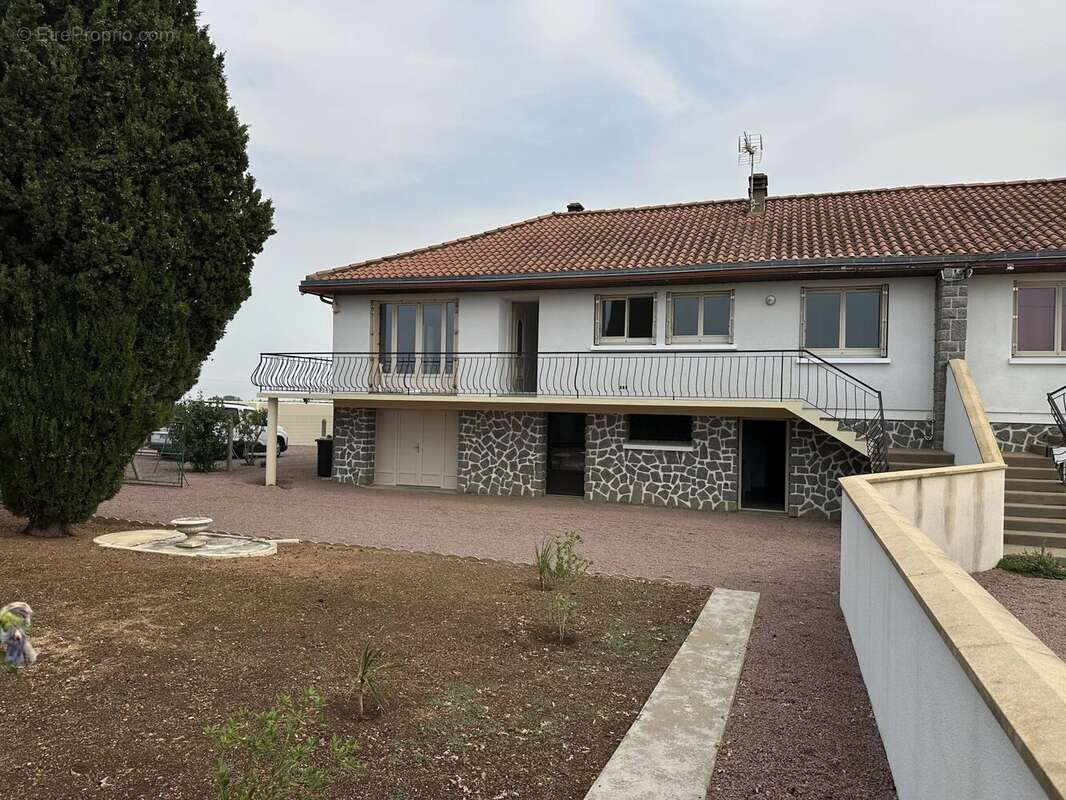 Maison à SAINT-JACQUES-DE-THOUARS