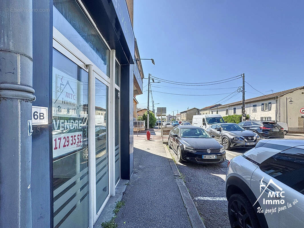 Commerce à SAINT-LAURENT-DE-MURE
