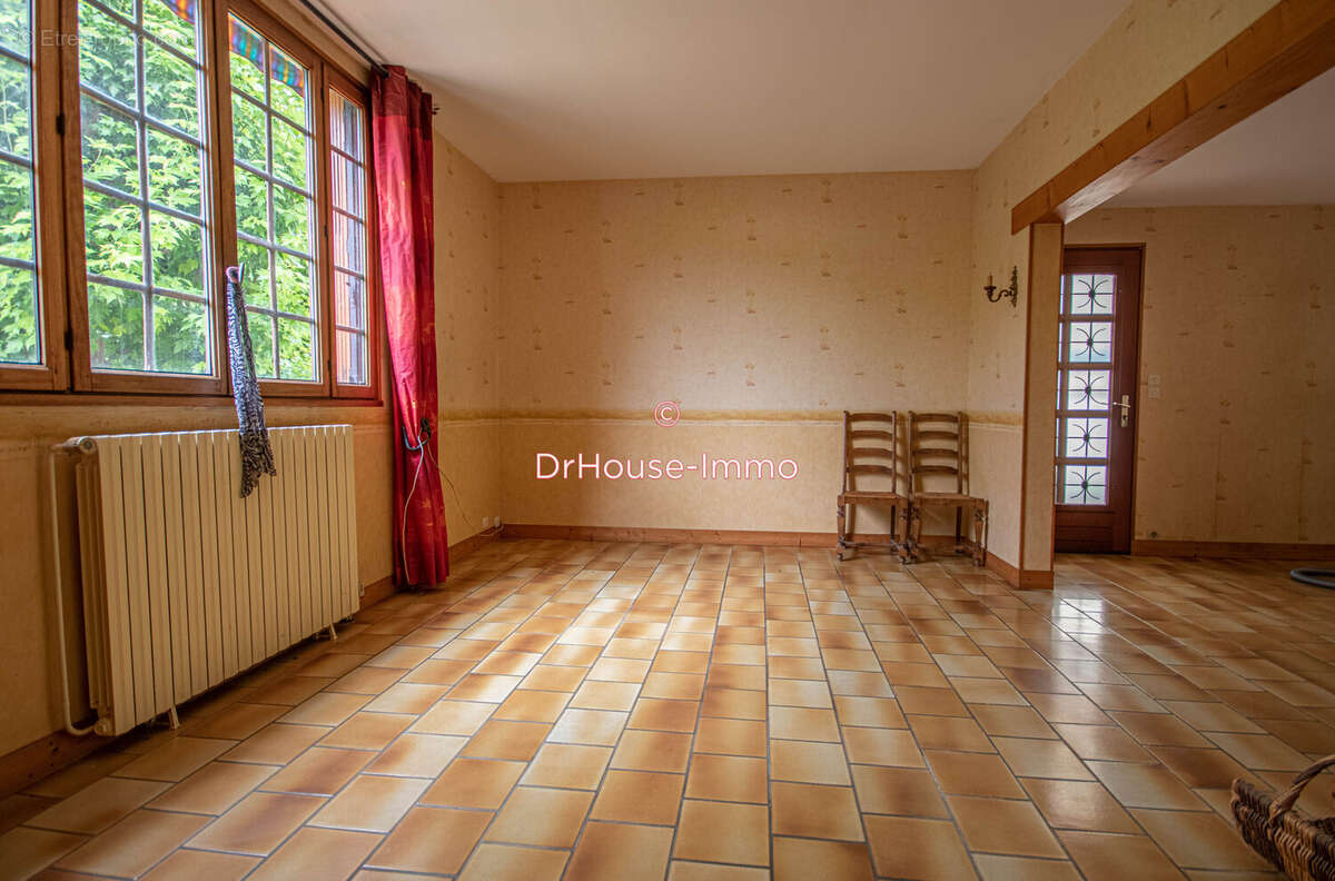 Maison à FOLLAINVILLE-DENNEMONT