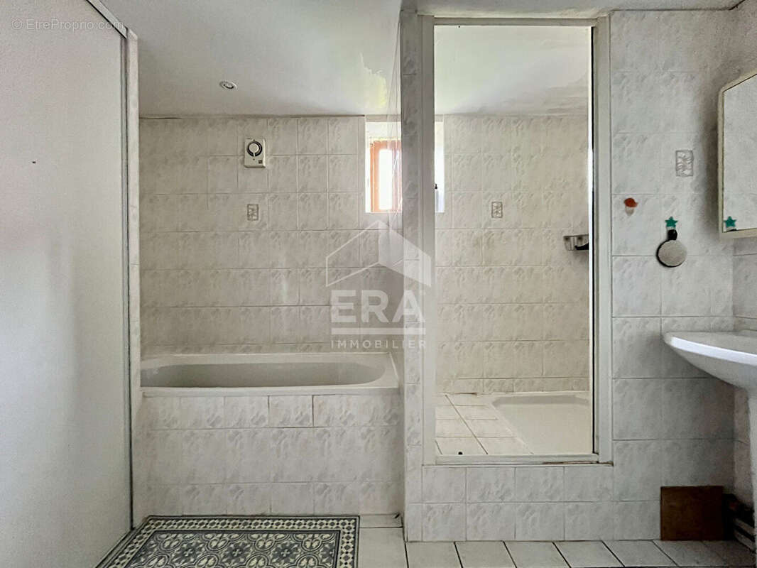 Maison à SAINT-PIERRE-LES-NEMOURS