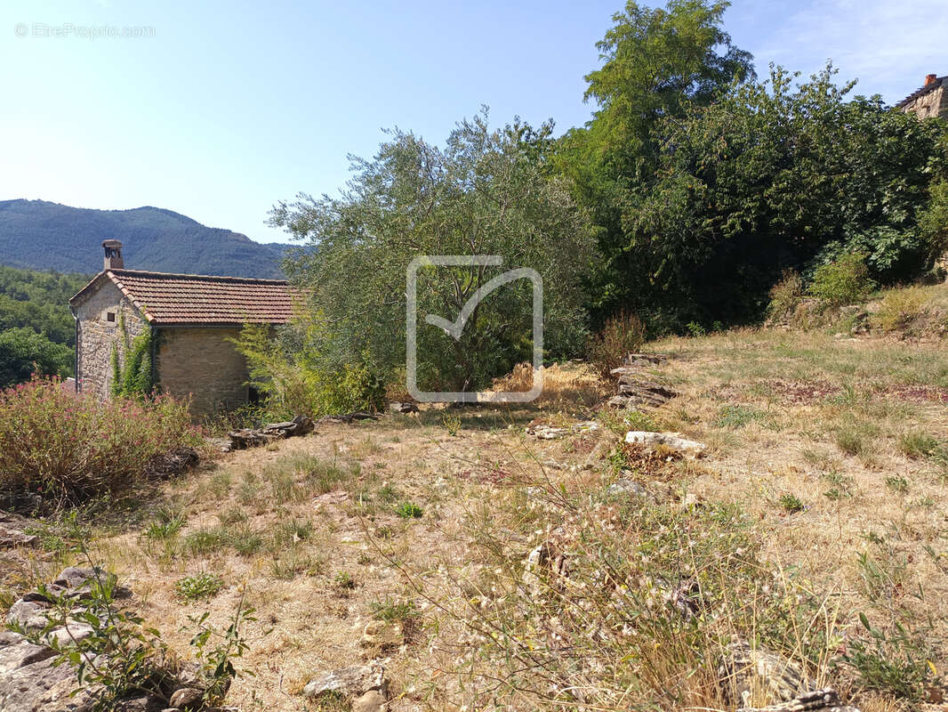 Maison ancienne de caractère au charme d'antan préservé sur terrain de 912 m2 - photo 22