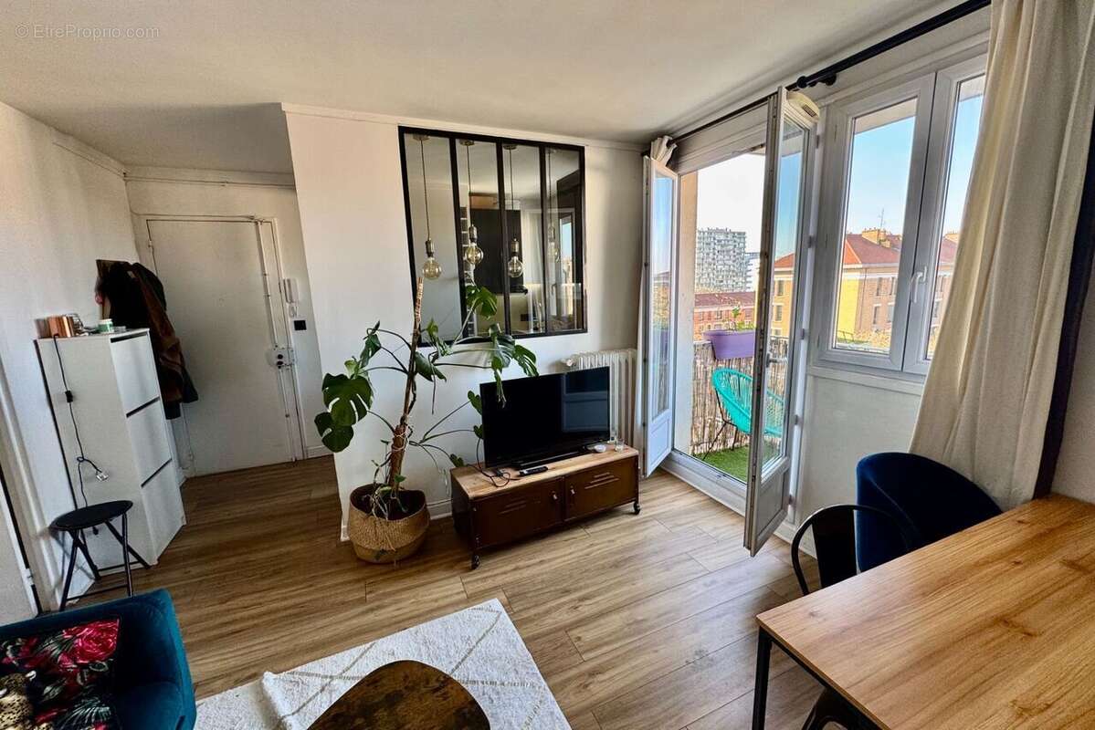 Appartement à PARIS-17E