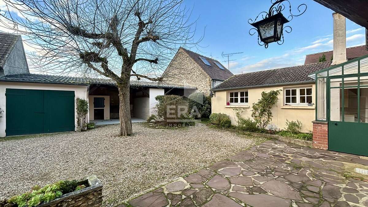 Maison à GARANCIERES