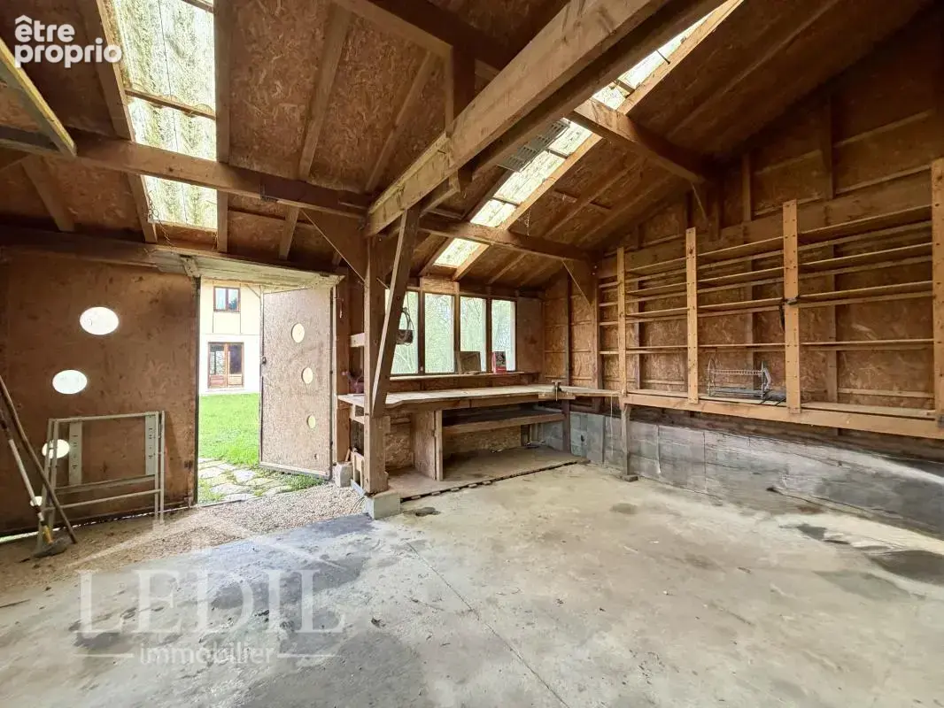 Maison de village écologique avec terrain et dépendance - photo 8