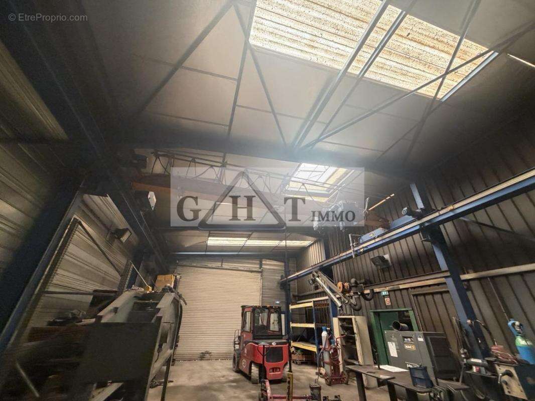 Entrepot 530m2 a vendre le plessis paté - photo 7