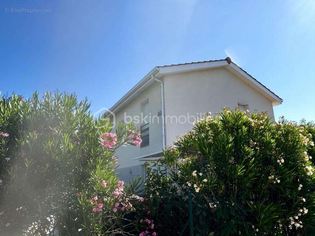 Maison à COLLONGES-AU-MONT-D&#039;OR