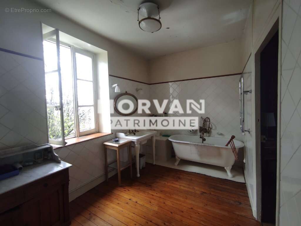 Maison à CHATEAU-CHINON(VILLE)