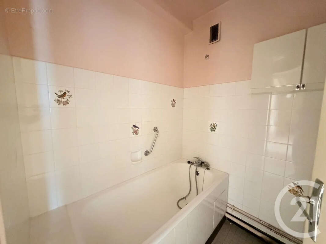 Appartement 75 m² à Aurillac  - photo 9