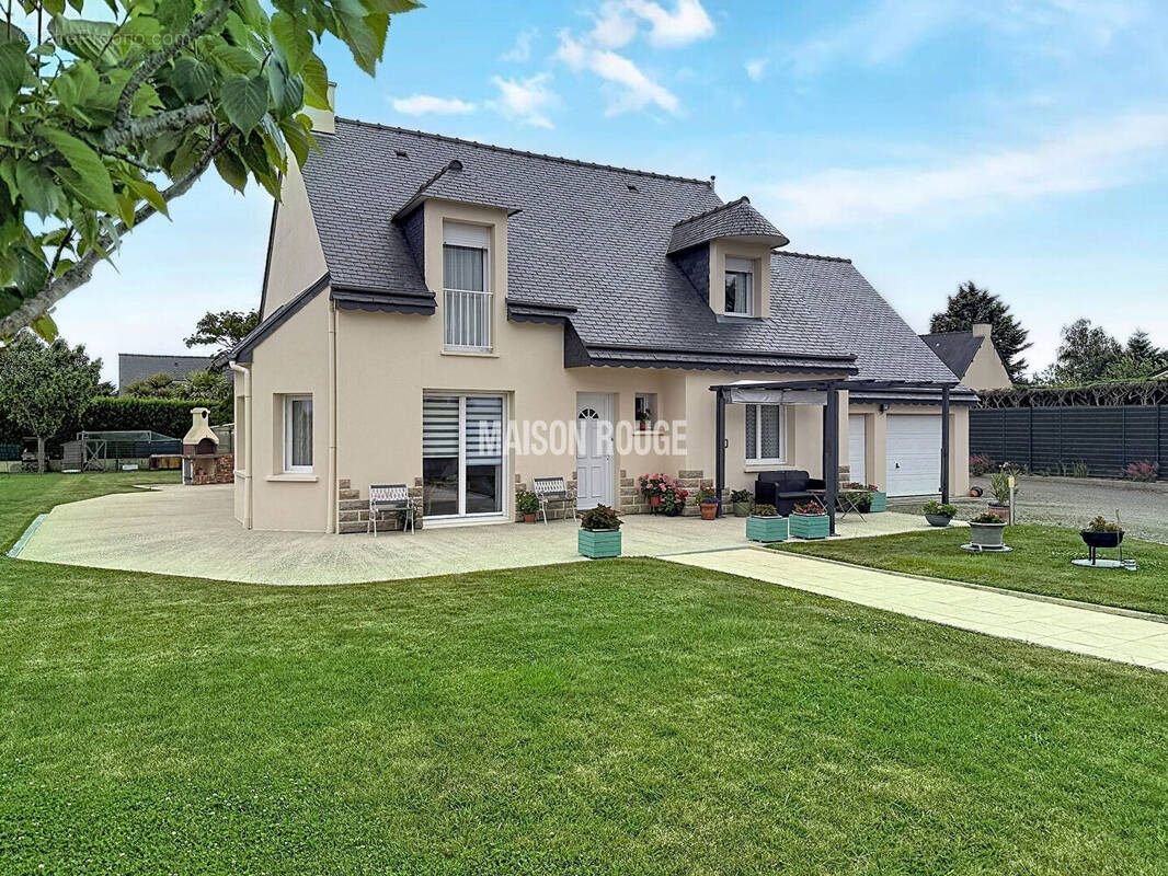 Maison familiale avec beaux espaces et jardin arboré située à PLERGUER - photo 1