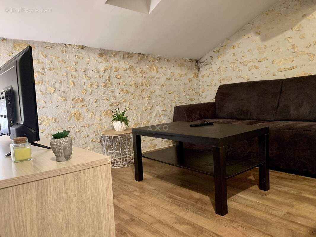 Maison à BRIZAMBOURG