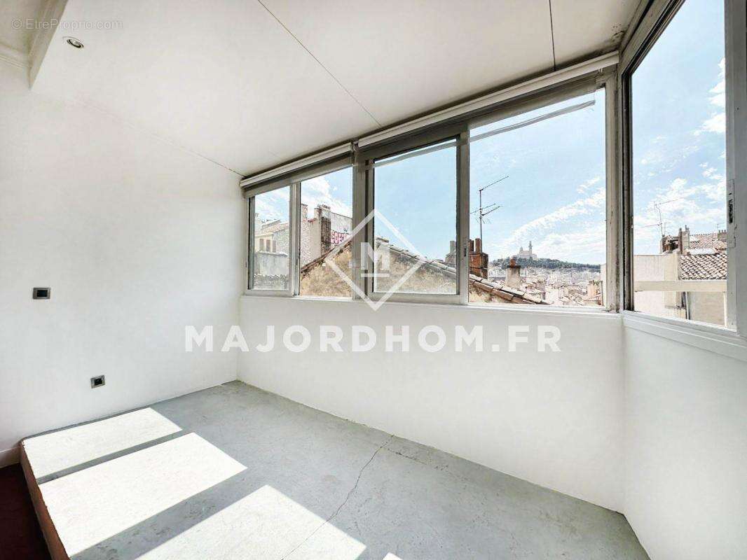 Appartement à MARSEILLE-6E