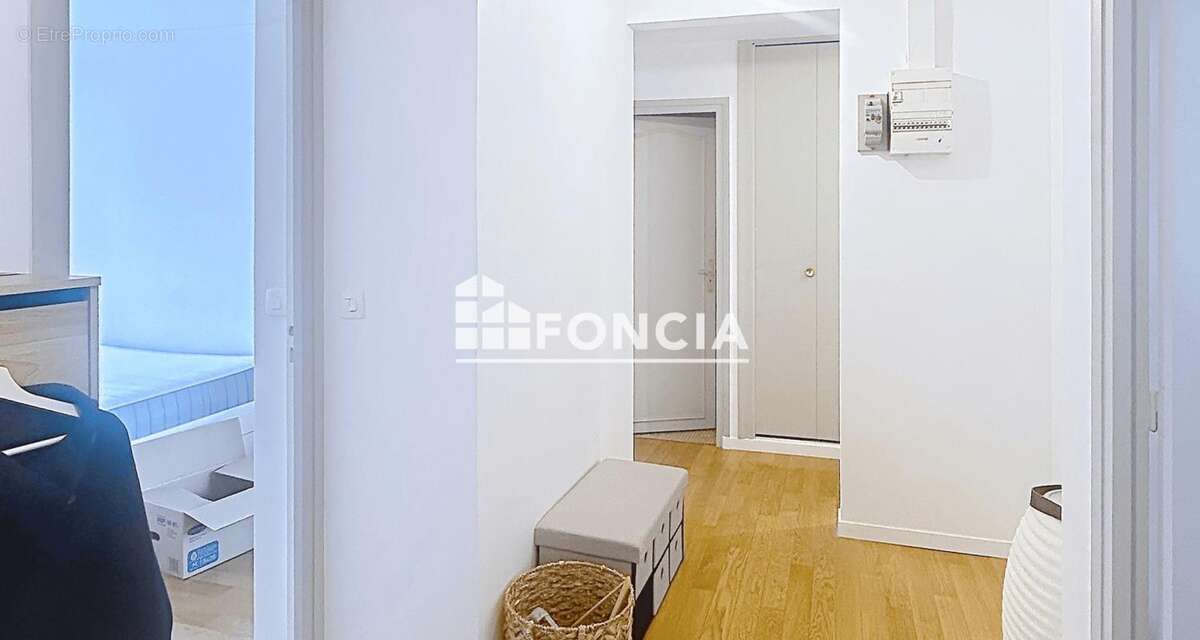Port - Grand T4 avec ascenseur, balcon, parking et cave - photo 11