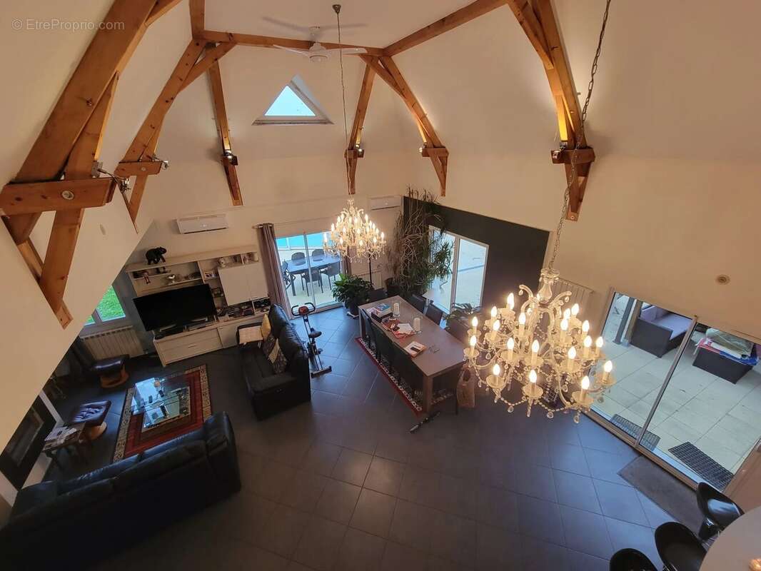 Maison à SAINT-PARIZE-LE-CHATEL