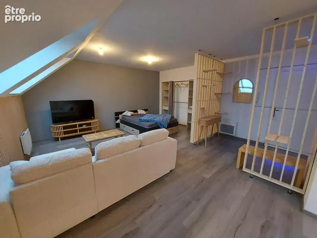 À saisir : Appartement type loft vendu meublé avec place de parking couverte et sécurisé - photo 5