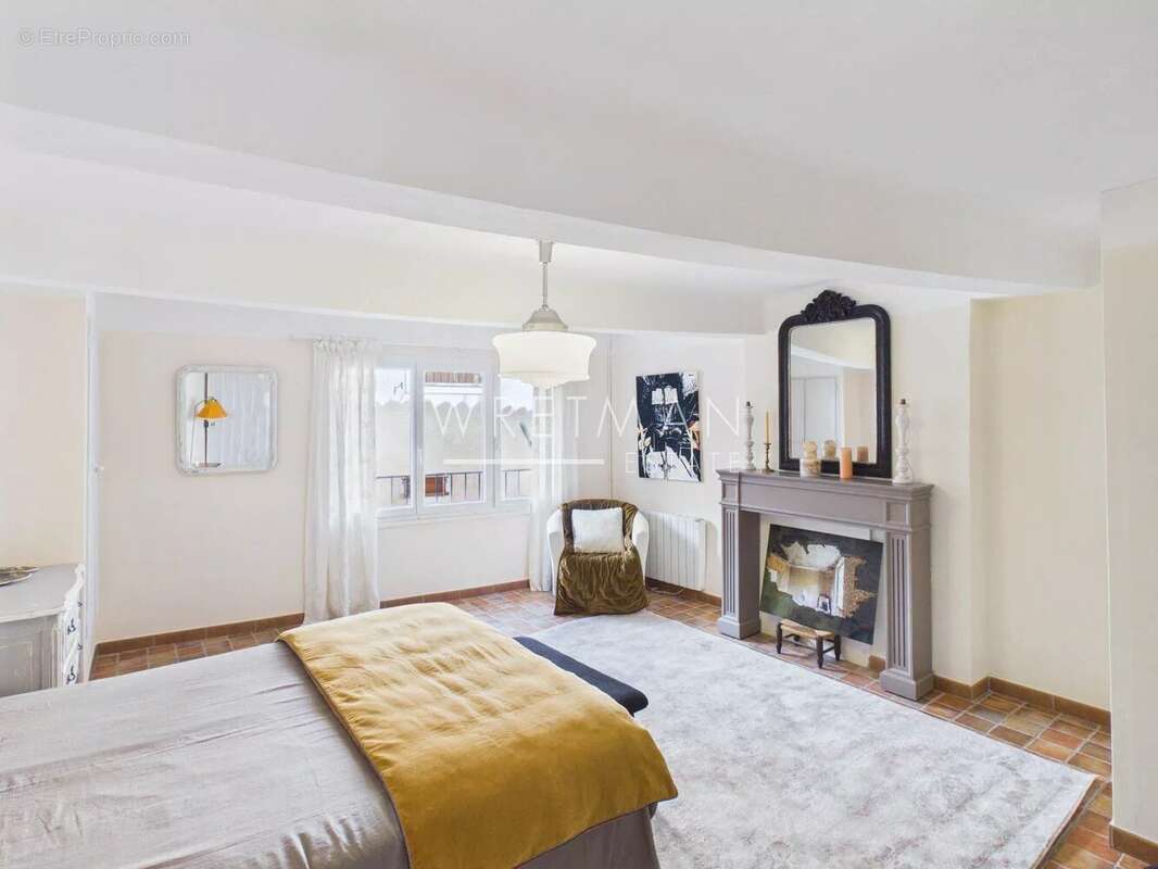 Appartement à MONTAUROUX