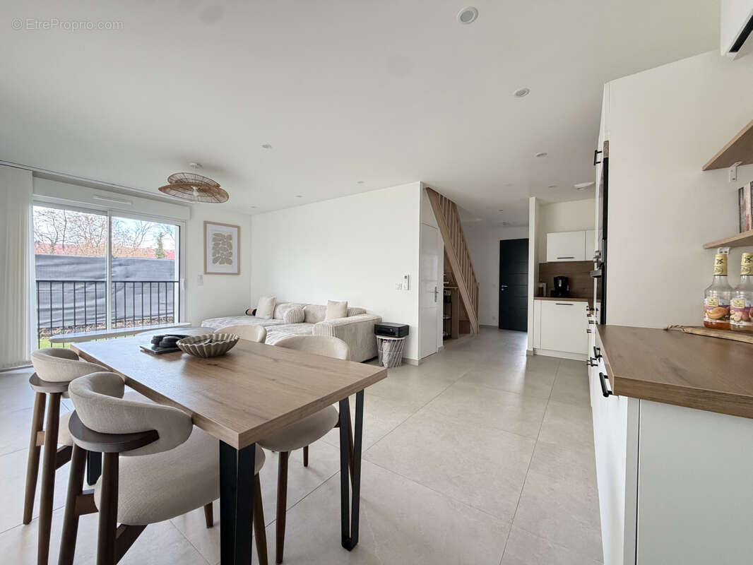 Maison à VILLE-LA-GRAND