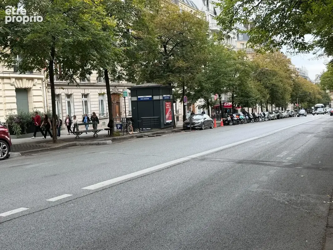 A proximité de la place de l'etoile,appartement de standing de 91,03 m2 de 4 pièces au 5 éme étage avec ascens - photo 3