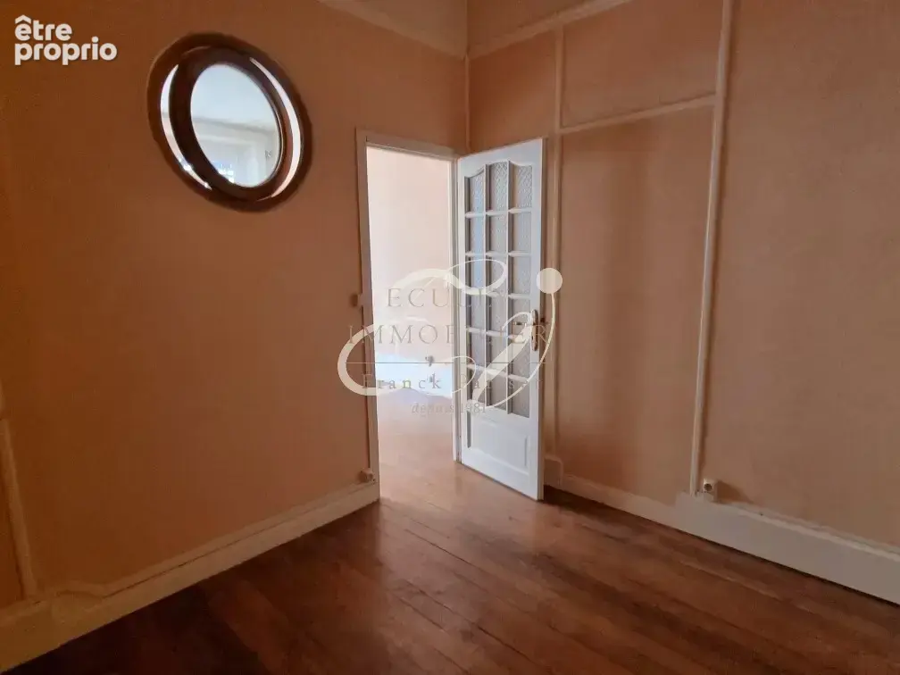 Vente lyon 69003 - metro garibaldi t2 cachet 45m2 a renover dans immeuble ancien - photo 4