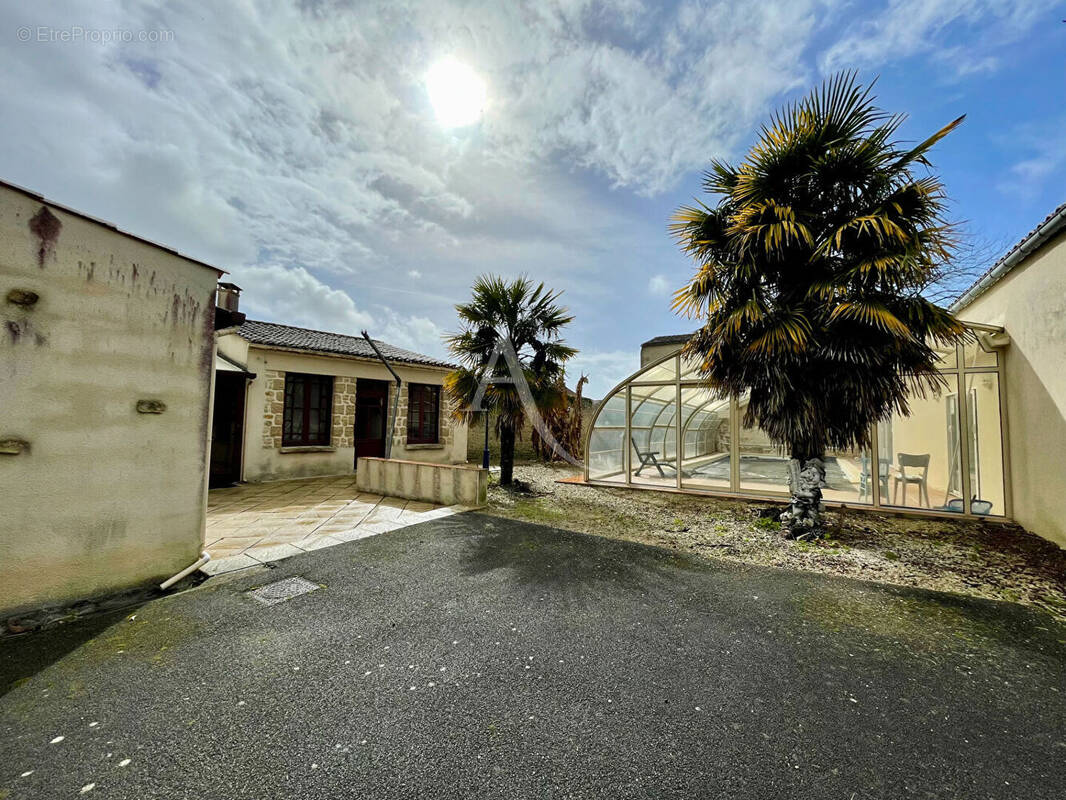 Maison à SAINT-MICHEL-EN-L'HERM