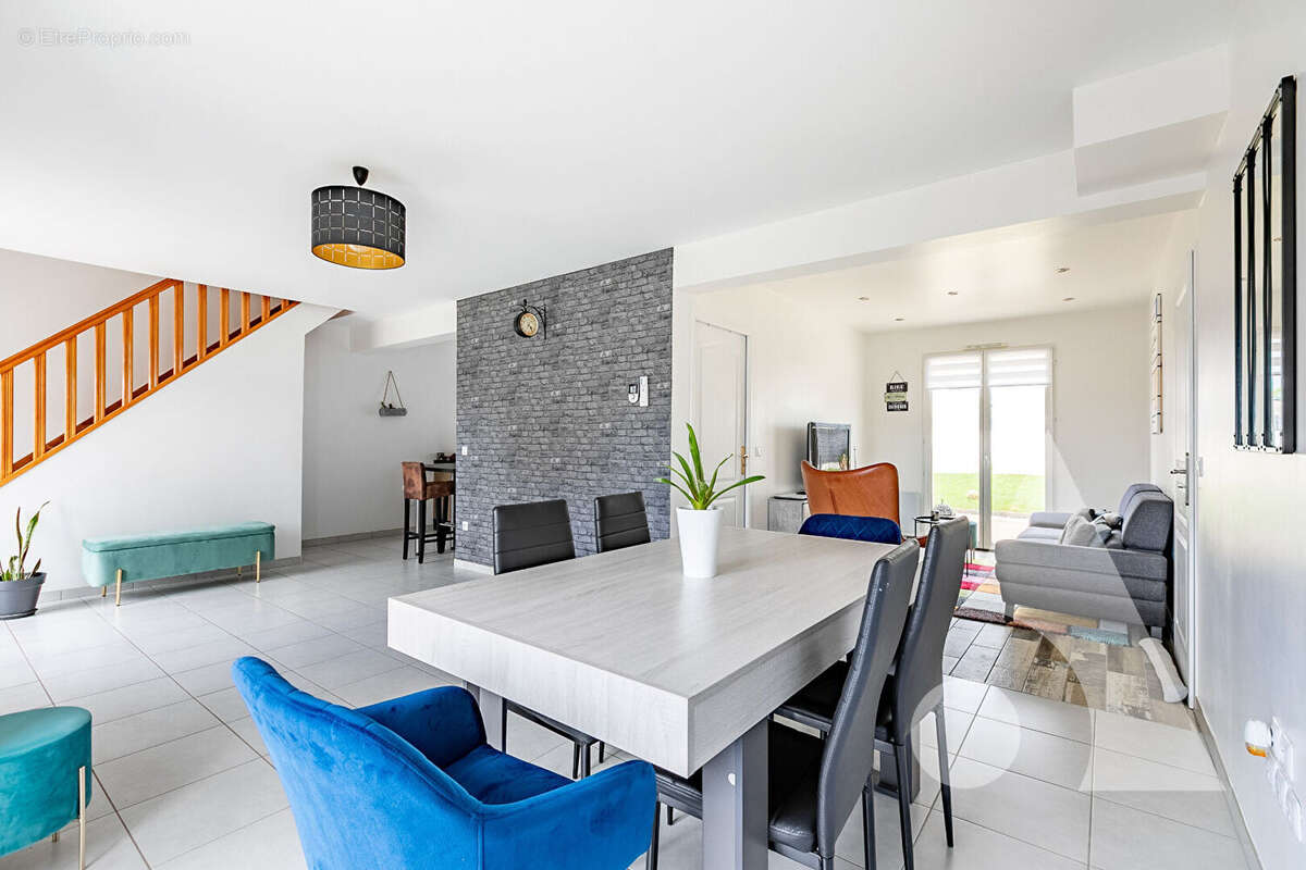 Pavillon de 2019 secteur Estrées Saint Denis 5 pièce(s) 94 m2 - photo 4